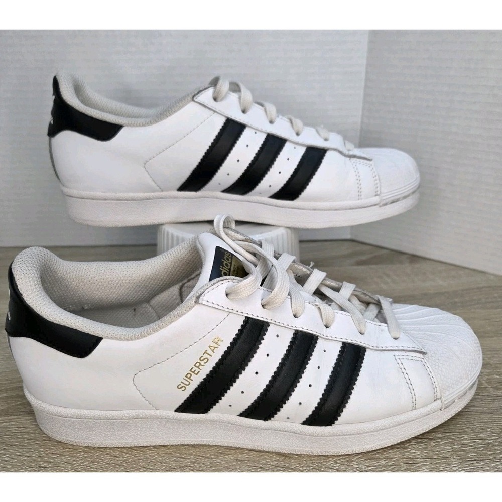 Women's Adidas Superstar Shoe C77153 White Size 7.5 Black Stripes 7 1/2 EUC. - Picture 5 of 9
